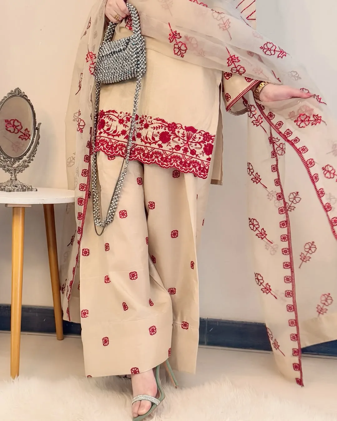 AB-Skin Farshi Lawn - Image 5